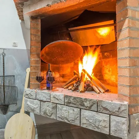 Maris Zadarvillas Vila *