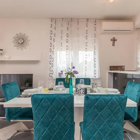 Maris Zadarvillas Vila