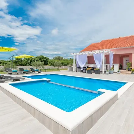 Maris Zadarvillas ヴィラ