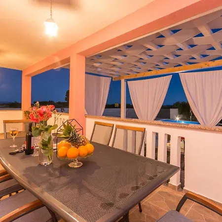 Maris Zadarvillas Villa Tinj
