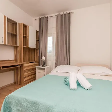 Maris Zadarvillas Tinj