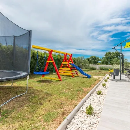 Maris Zadarvillas ヴィラ Tinj